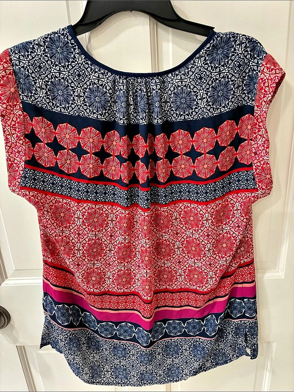 DR2 Geometric Blouse in Red & Blue Size Medium Like New